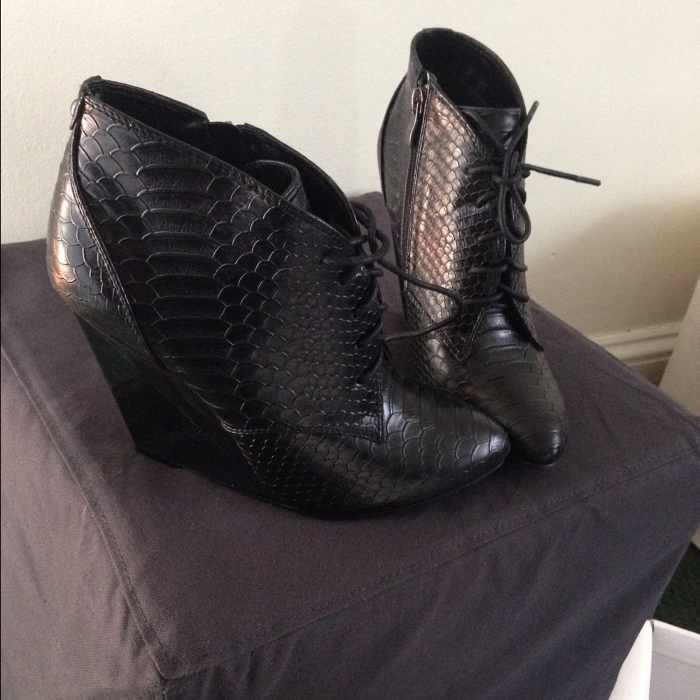COPY - Takeout shoes fits like an 8